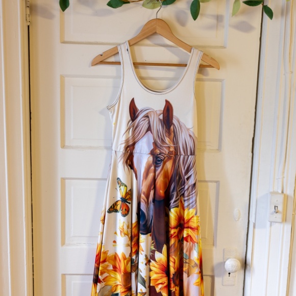 A line tank dress to around the knee - Picture 2 of 3